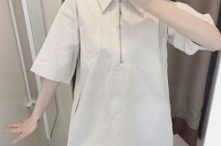 大胸初中小姐姐,大胸初中小姐姐的校园生活剪影
