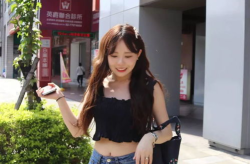 20岁小姐姐造型图片,20岁小姐姐的潮流穿搭解析