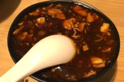 再小姐姐吃炒肝,小姐姐的炒肝美食之旅