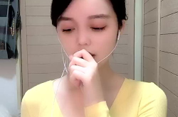 小姐姐唱亲密爱人的歌,小姐姐深情演绎亲密爱人