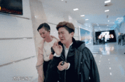 飞瓜速手-周淑怡换平台后环境何如？黄金时段仅有两千人网友：某手亏麻了-爸爸看到擦边会不会尴尬？周淑怡直言他很开明跳擦玻璃都没事儿，桑叶泡水喝有什么效果？（桑叶泡水能改革强健状态）-吃瓜这件事背面竟湮没